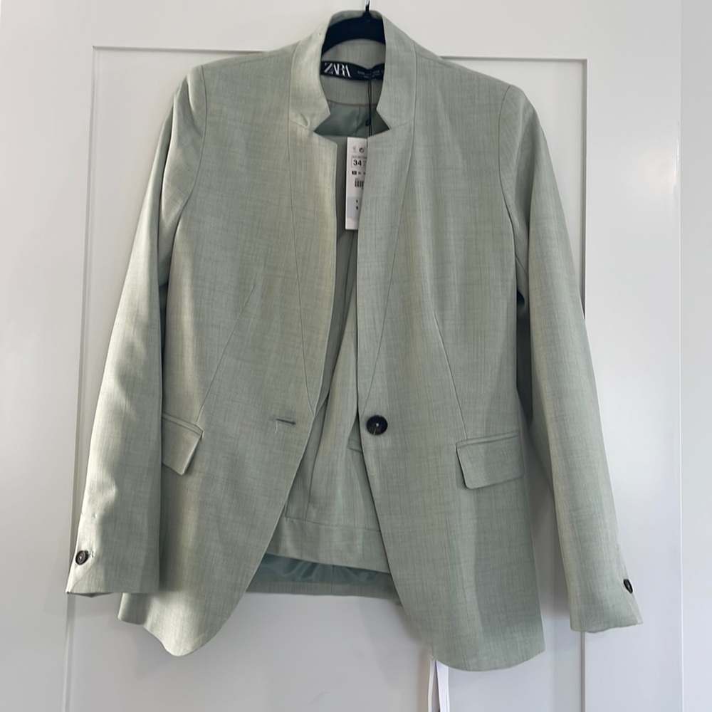 Zara green suit NWT size 2 recently purchased